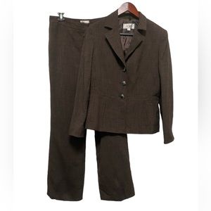 Le Suit women’s size 8 blazer & pant suit